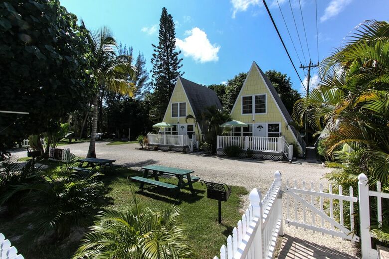Anchor Inn And Cottages