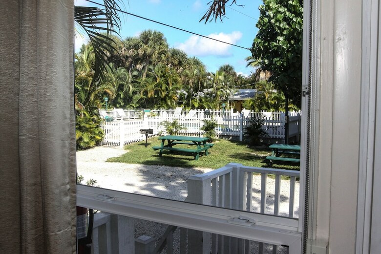 Anchor Inn And Cottages