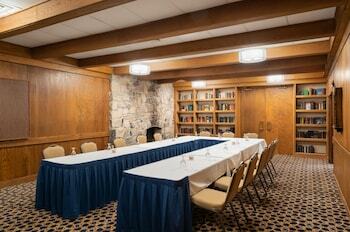 Hotel Toftrees Golf Resort And Conference Center