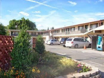 Motel Apex Inn