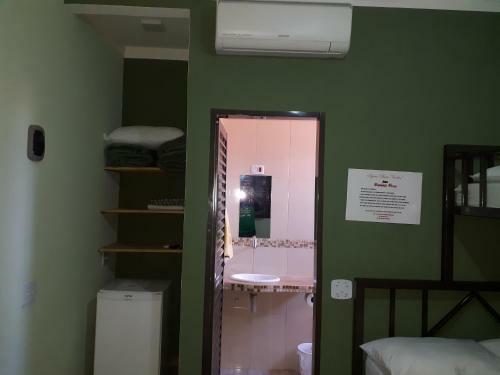 Hostal Menina Mo�a Suites