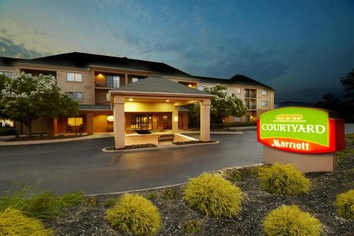 Hotel Courtyard State College