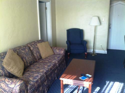 Hotel Senate Luxury Suites