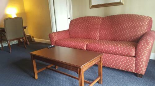 Hotel Senate Luxury Suites