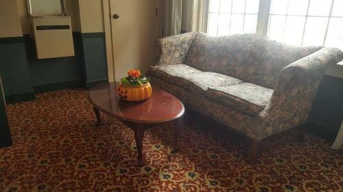 Hotel Senate Luxury Suites