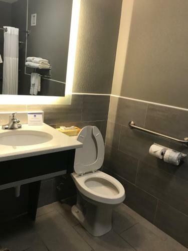 Hotel Clarion Inn Bowling Green