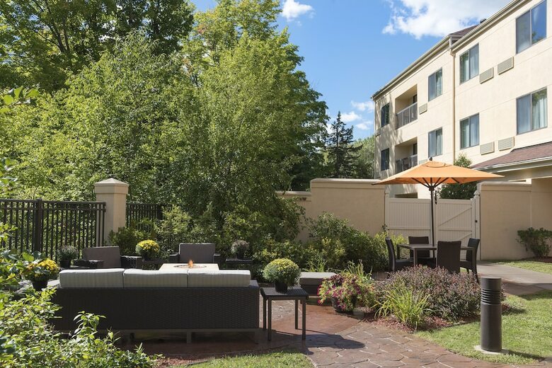 Hotel Courtyard By Marriott Traverse City