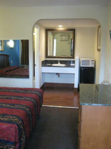 Sunshine Motel