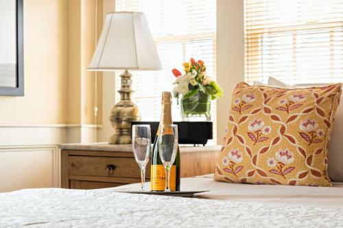 Hotel Brass Key Guesthouse
