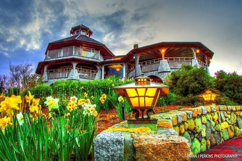Posada Land's End Inn