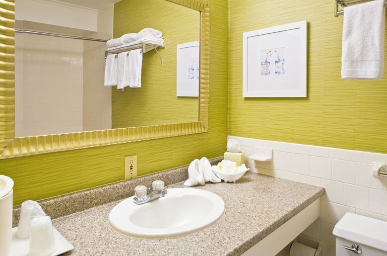 Surfside Hotel And Suites