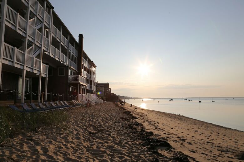 Surfside Hotel And Suites