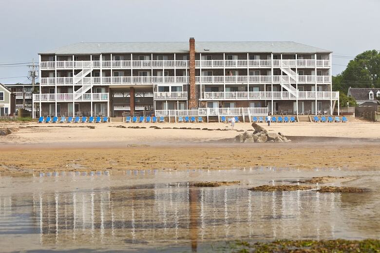 Surfside Hotel And Suites