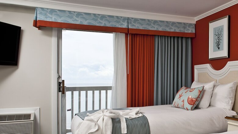 Surfside Hotel And Suites