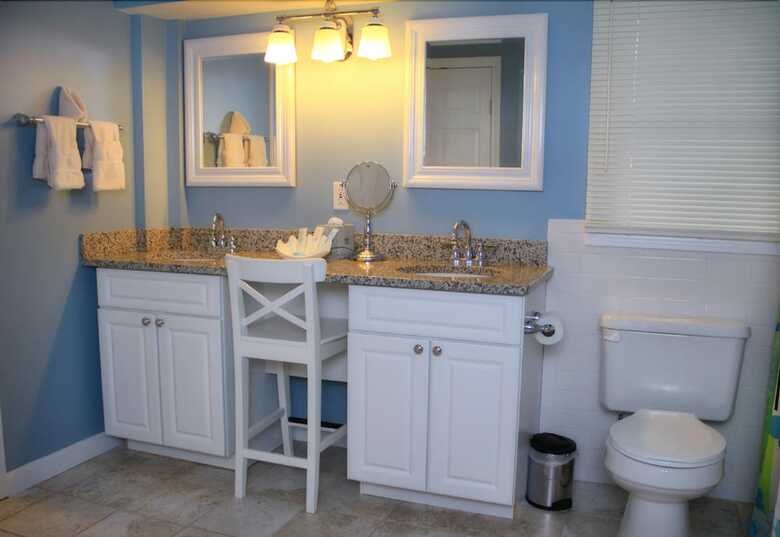 Surfside Hotel And Suites