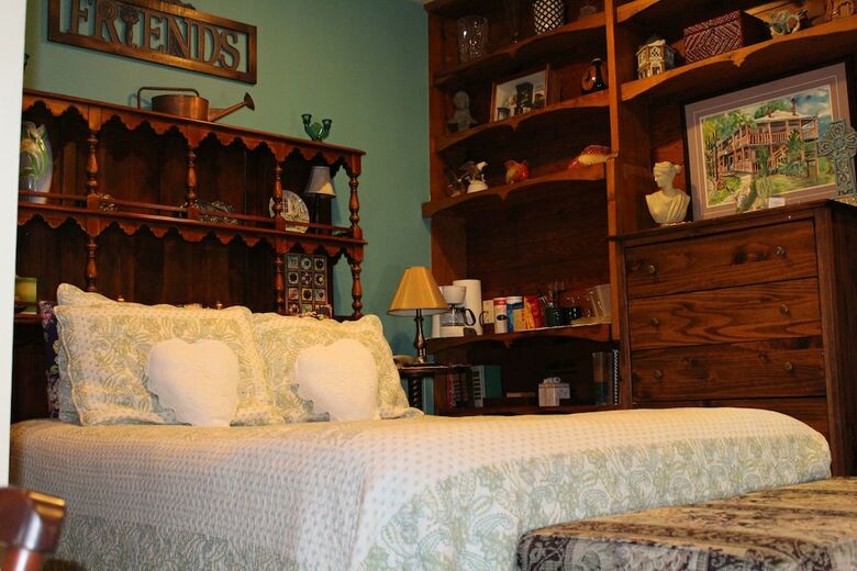 Bed & Breakfast All Seasons Inn