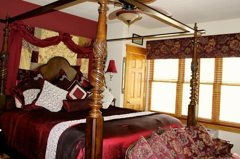 Bed & Breakfast All Seasons Inn