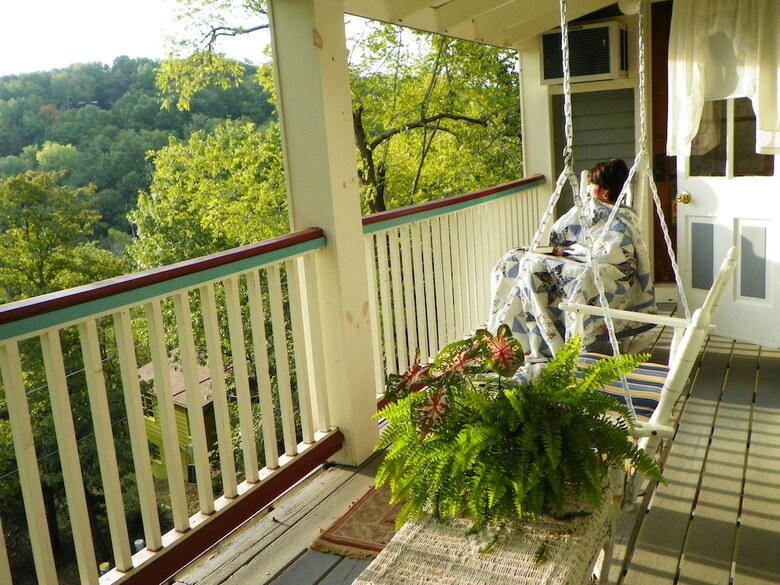 Bed & Breakfast All Seasons Inn