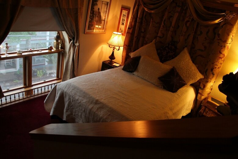 Bed & Breakfast All Seasons Inn