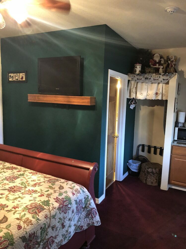 Bed & Breakfast All Seasons Inn