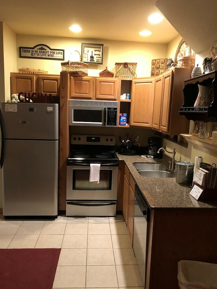 Bed & Breakfast All Seasons Inn