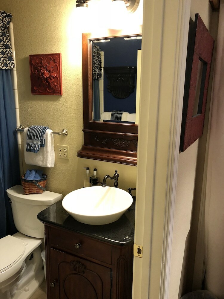 Bed & Breakfast All Seasons Inn