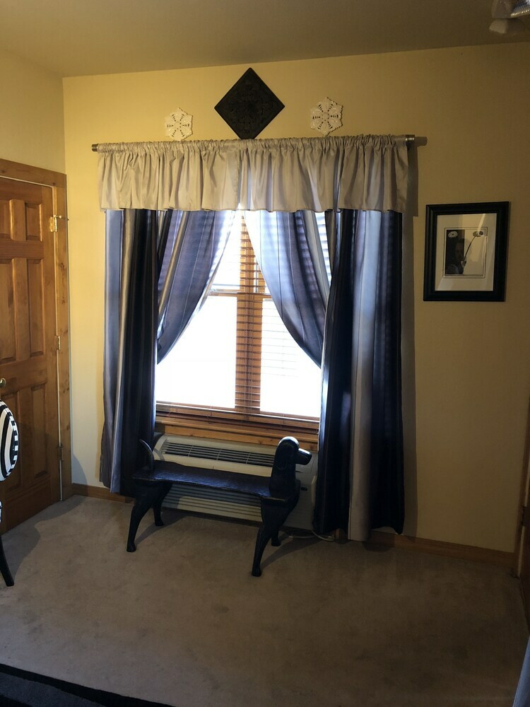 Bed & Breakfast All Seasons Inn