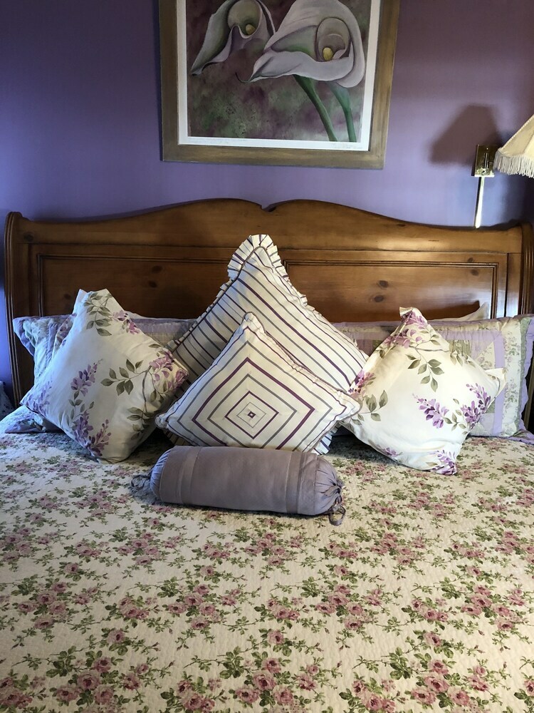 Bed & Breakfast All Seasons Inn