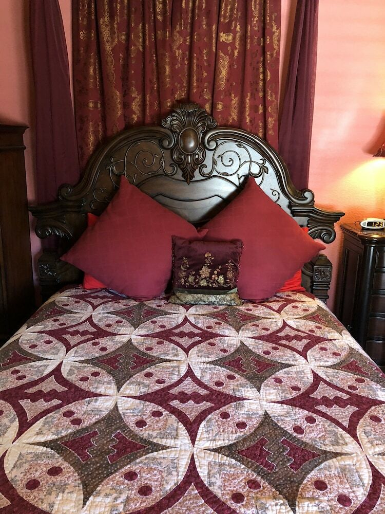 Bed & Breakfast All Seasons Inn