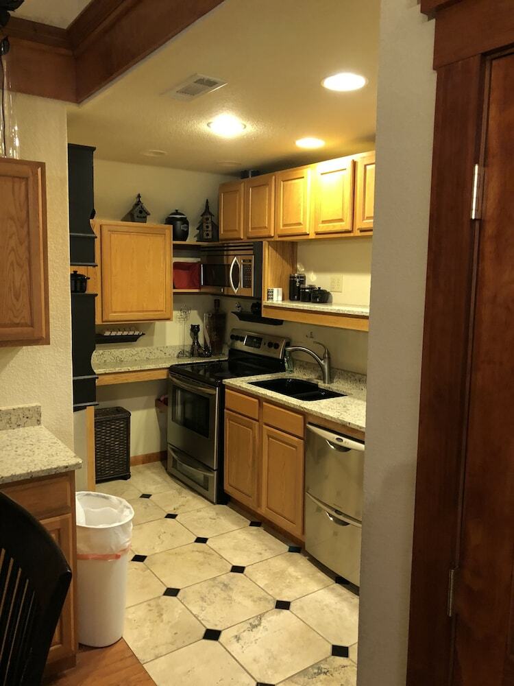 Bed & Breakfast All Seasons Inn