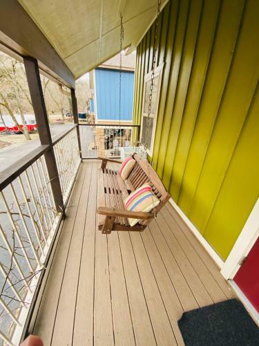 Bed & Breakfast All Seasons Treehouse Village