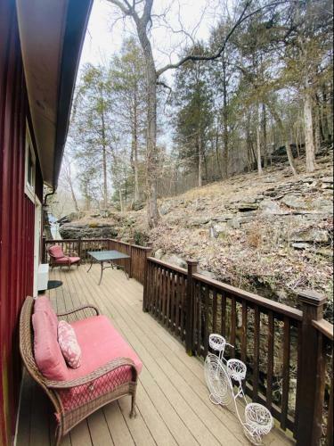 Bed & Breakfast All Seasons Treehouse Village