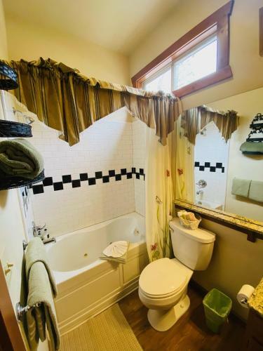 Bed & Breakfast All Seasons Treehouse Village