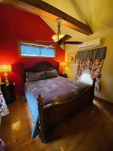 Bed & Breakfast All Seasons Treehouse Village