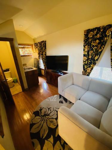 Bed & Breakfast All Seasons Treehouse Village