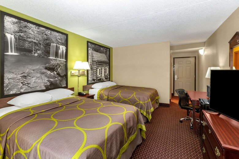 Eureka Holiday Hotel
