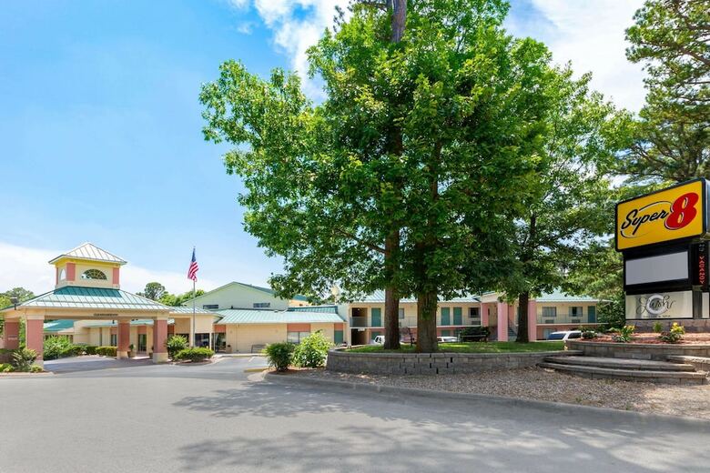 Eureka Holiday Hotel