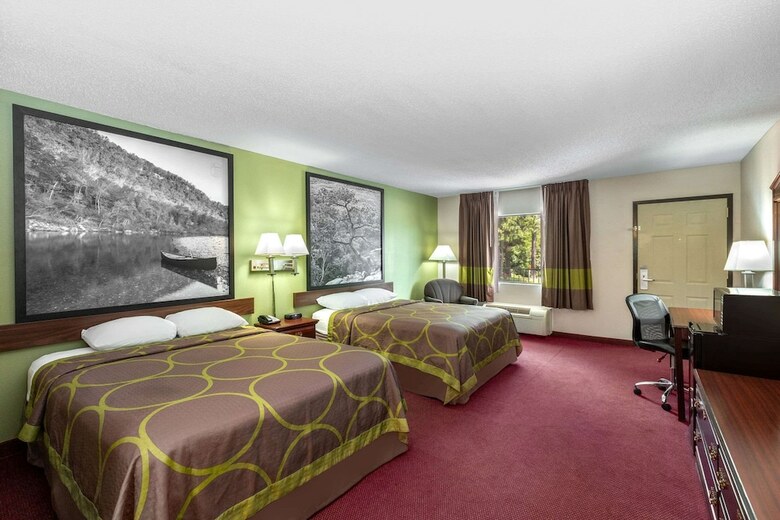 Eureka Holiday Hotel