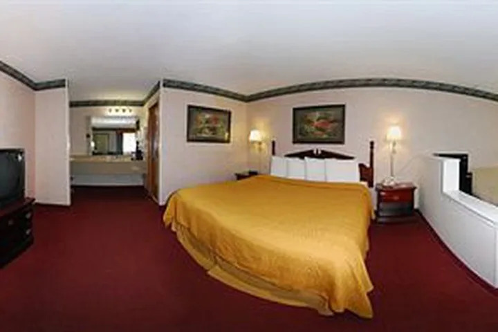 Eureka Holiday Hotel