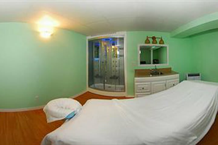 Eureka Holiday Hotel
