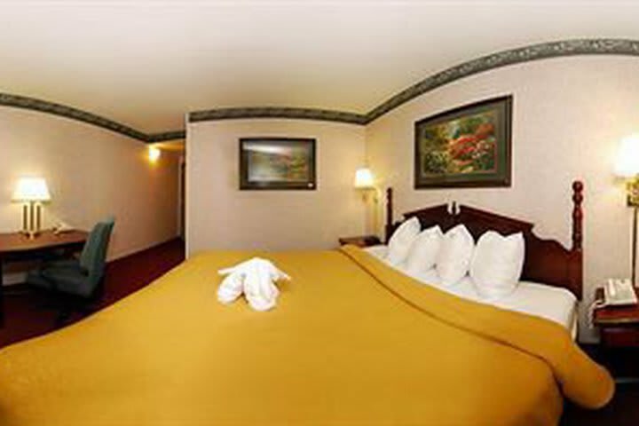 Eureka Holiday Hotel