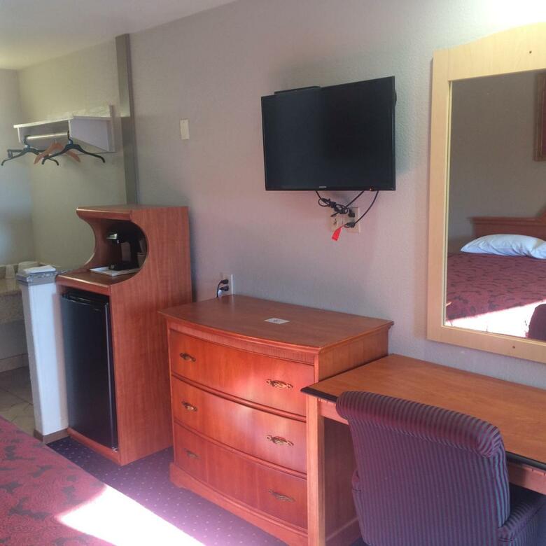 Crown Lodge Motel