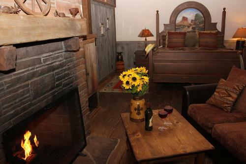 Posada Adobe Village Graham Inn