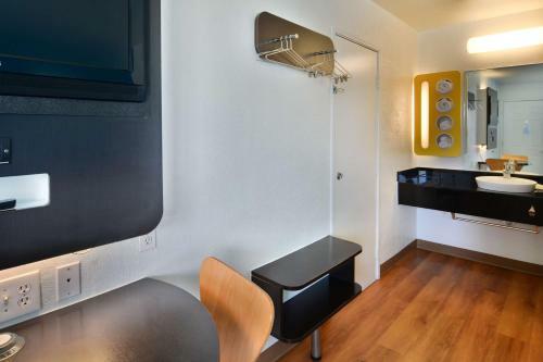 Motel 6 Galveston