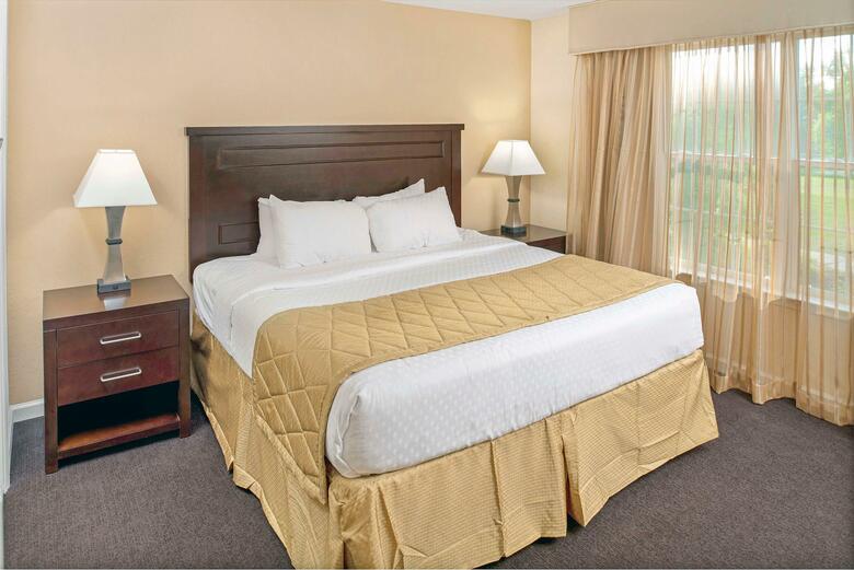 Hotel Greensprings Vacation Resort