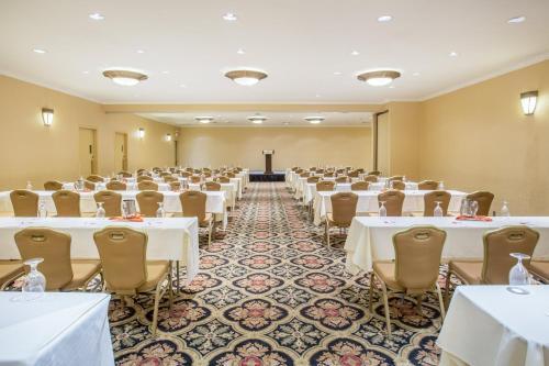 Crowne Plaza Hotel Mission Valley