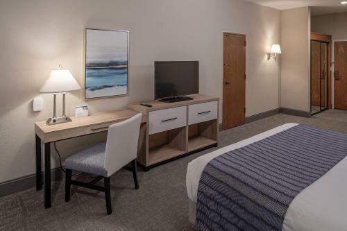 Bay Club Hotel And Marina