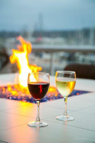 Bay Club Hotel And Marina