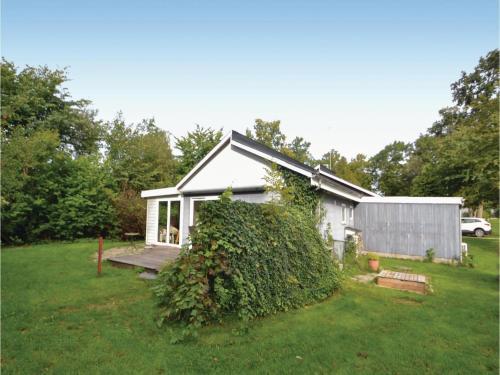 Three-bedroom Holiday Home In Allingabro