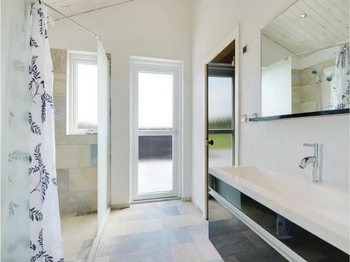 Five-bedroom Holiday Home In Ansager